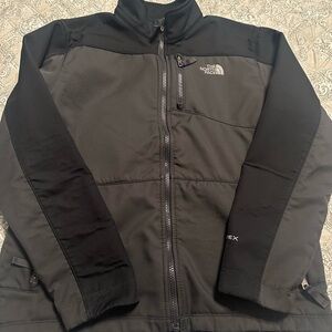 The North Face Boy’s Black Performance Jacket Youth Large
